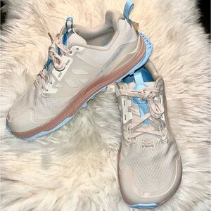 Altra Lone Peak 7 Hiking/Trail Runners Tan with Velcro Trail Gaiter Heel Tabs